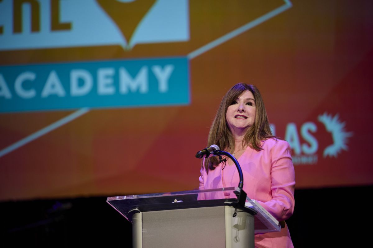 dr-stephanie-elizalde-the-epitome-of-a-servant-leader-returns-to